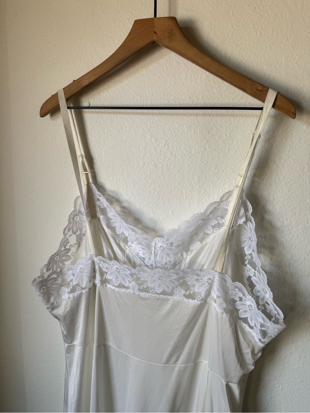 Vintage | Lace Trim Slip - Picture 4 of 6
